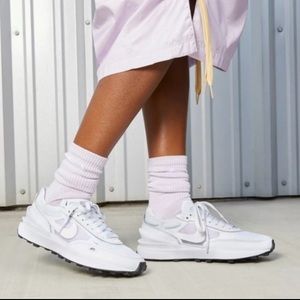 NEW Nike Women's Waffle One Shoes, white, 6